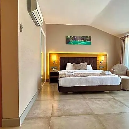 Marina Boutique Φετιγιέ